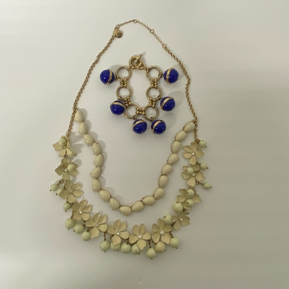 Lot of Jewelry, 4 Piece Bundle - Picture 3 of 7